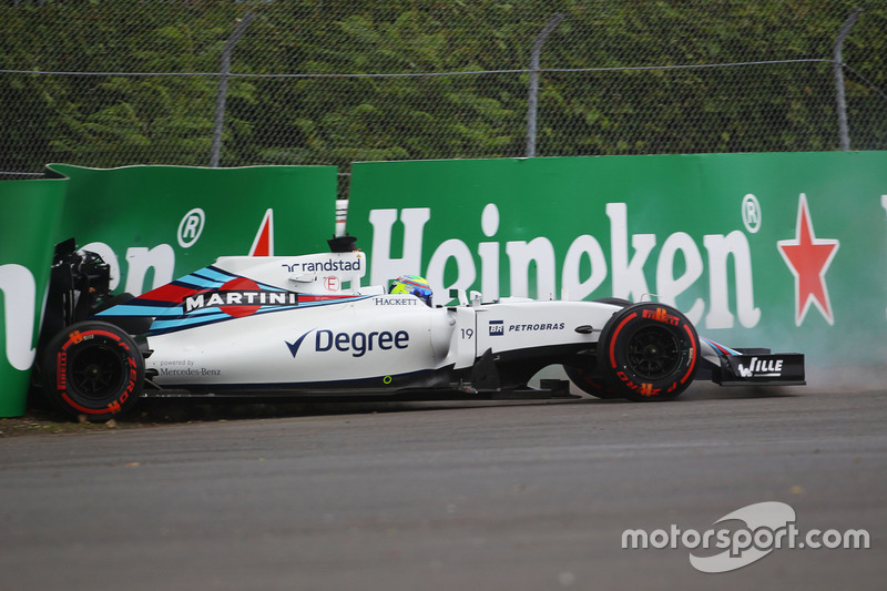 Felipe Massa, Williams FW38 crashed in the first practice session
