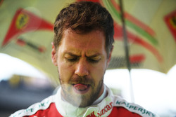 Sebastian Vettel, Ferrari en la parrilla