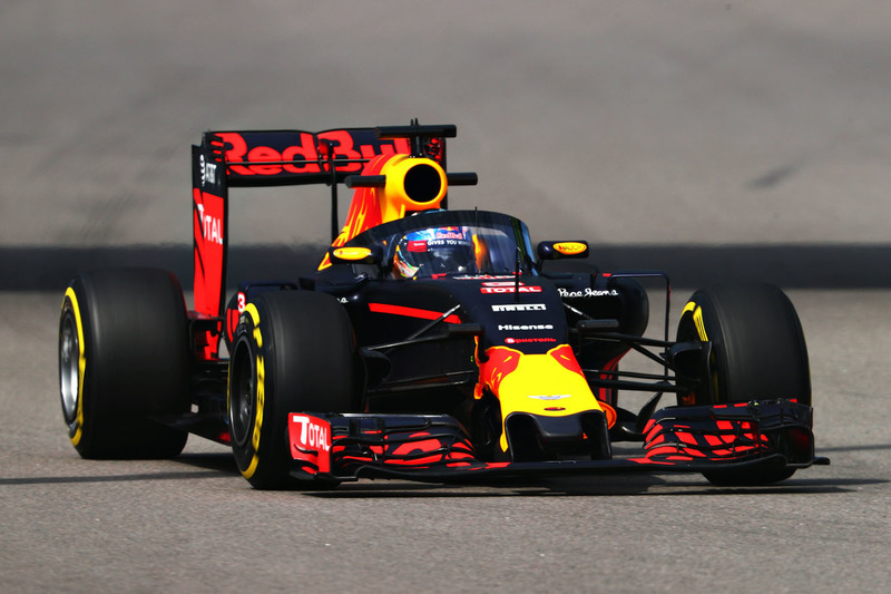 Daniel Ricciardo, Red Bull Racing RB12 mit dem Aeroscreen