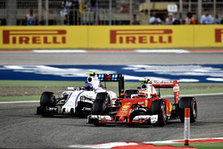 Kimi Raikkonen, Ferrari SF16-H en Valtteri Bottas, Williams FW38