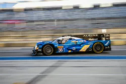 #36 Signatech Alpine A460: Gustavo Menezes, Nicolas Lapierre, Stéphane Richelmi