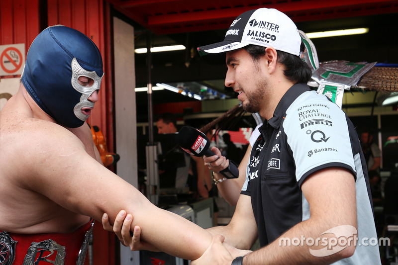 Sergio Pérez, Sahara Force India F1 con Blue Demon Jr. Luchador