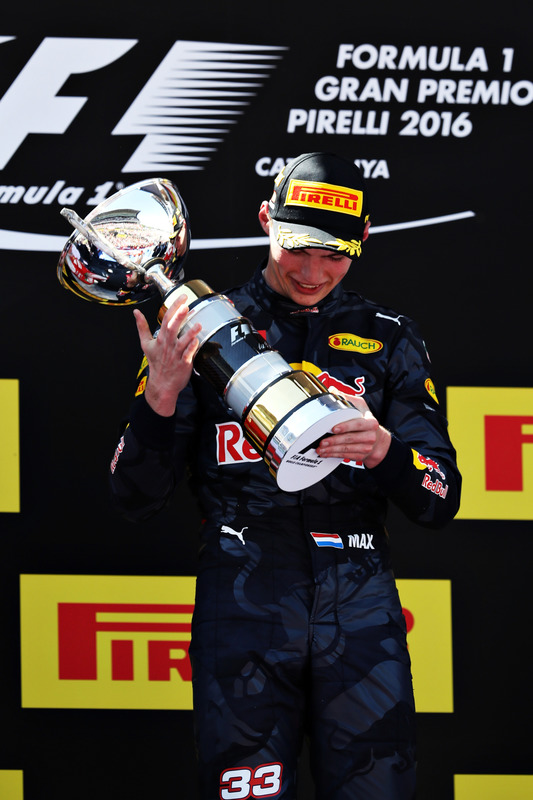 Max Verstappen, Red Bull Racing viert zijn eerste overwinning in de Formule 1