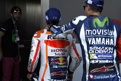 Переможець гонки Дані Педроса, Repsol Honda Team, третє місце Хорхе Лоренсо, Yamaha Factory Racing