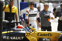 Fernando Alonso, McLaren, Nico Hulkenberg, Renault Sport F1 Team RS17