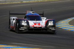 #2 Porsche Team Porsche 919 Hybrid: Timo Bernhard, Earl Bamber, Brendon Hartley