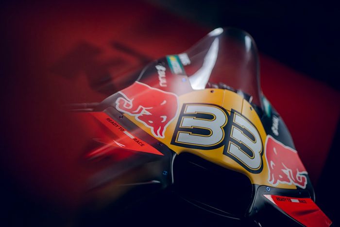 レッドブルKTMファクトリーレーシングのカラーリング