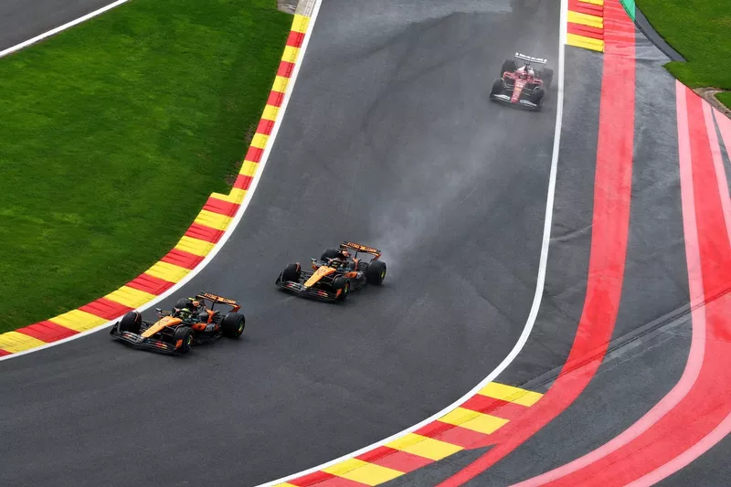Charles Leclerc, Ferrari, Lando Norris, McLaren, Oscar Piastri