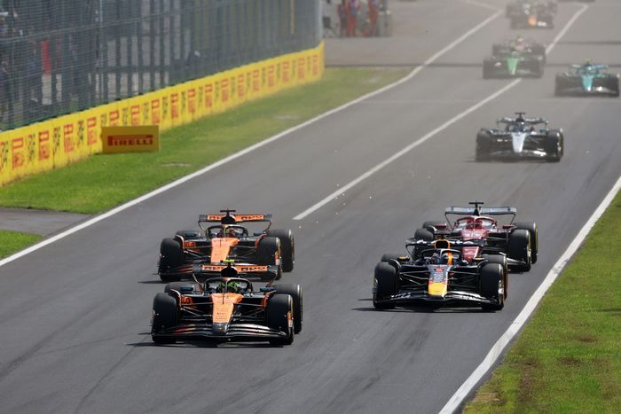 Lando Norris, McLaren, Oscar Piastri, McLaren, Max Verstappen, Red Bull Racing