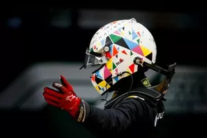 Le vainqueur Jack Aitken, Campos Racing fête sa victoire dans le Parc Fermé
