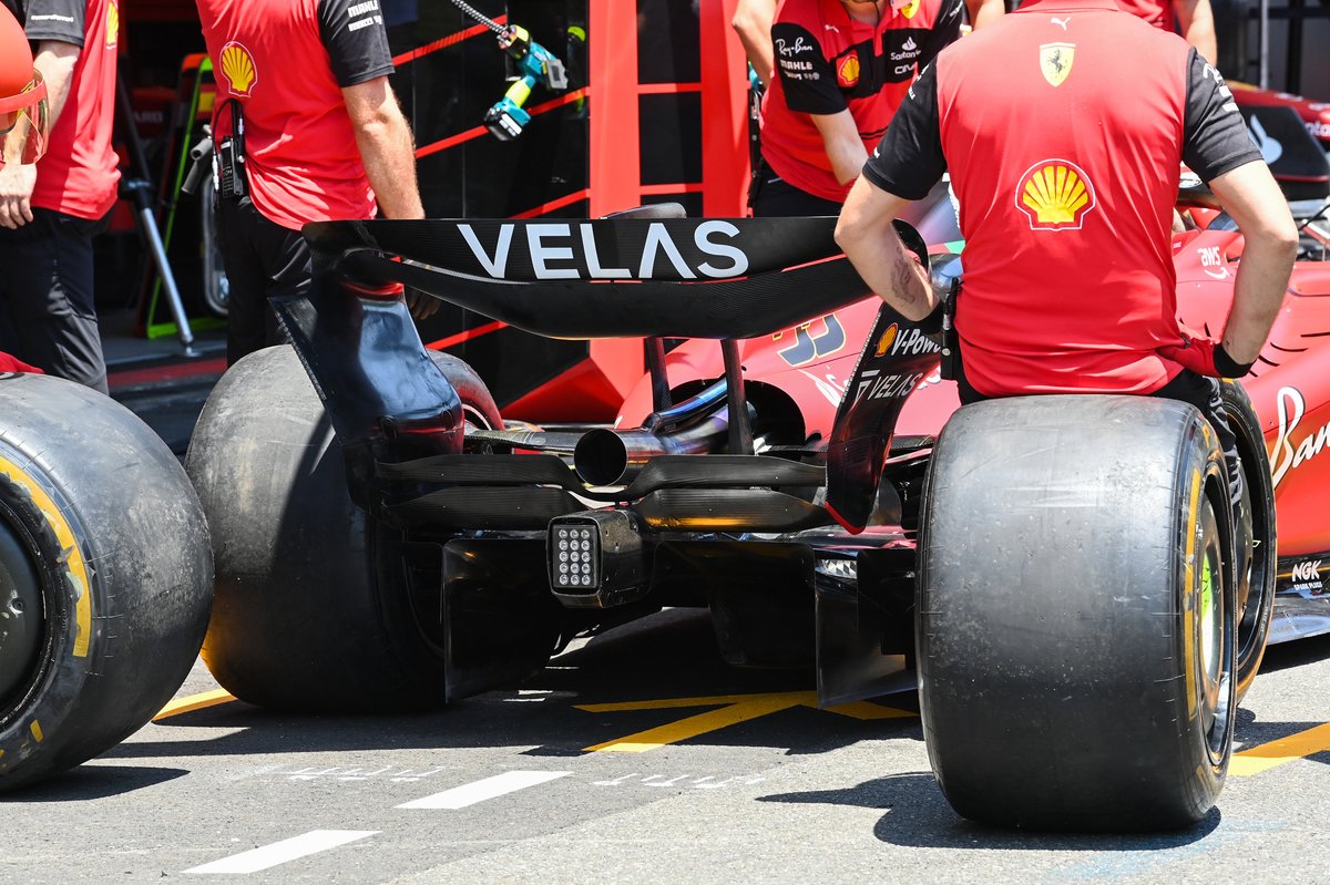 Detalle del alerón trasero del Ferrari F1-75