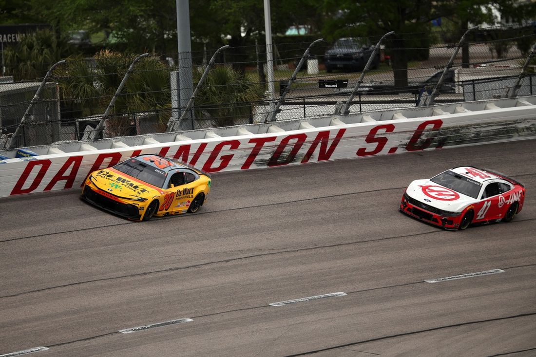 Christopher Bell, Joe Gibbs Racing Toyota, Cole Custer, Haas Factory Team Ford