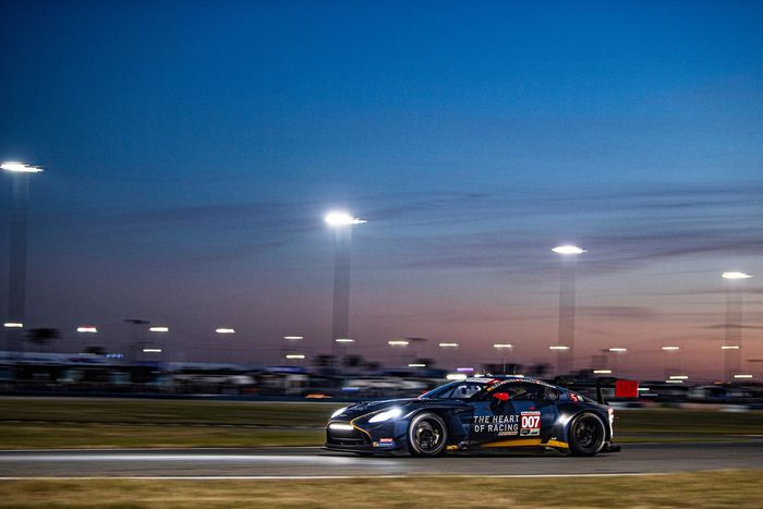 #007 Equipo Heart of Racing Aston Martin Vantage GT3 Evo: Ross Gunn, Alex Riberas, Roman De Angelis, Marco Sorensen