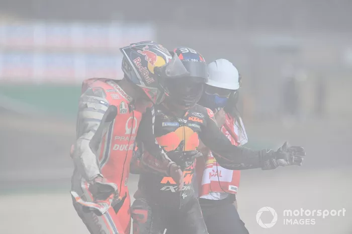 Caída de Jack Miller, Pramac Racing y Brad Binder, Red Bull KTM Factory Racing 