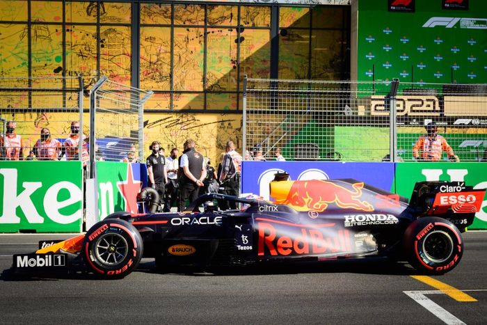 Ganador de la pole Max Verstappen, Red Bull Racing RB16B