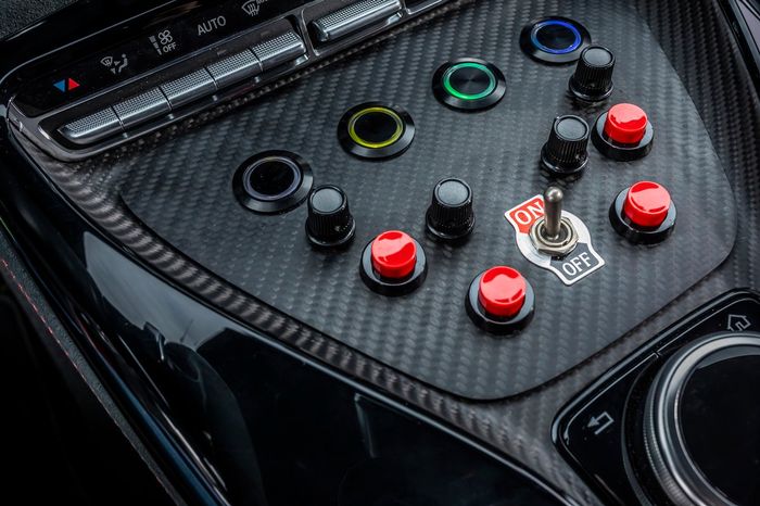 Detalle, Mercedes‑AMG GT 63 S 4MATIC+ F1 Coche Médico