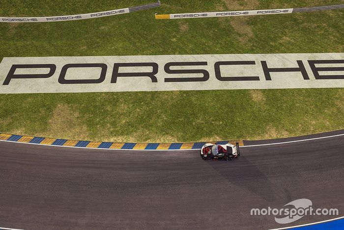 #92 Porsche Esports Team Porsche 911 RSR: Jaxon Evans, Matt Campbell, Mack Bakkum, Jeremy Bouteloup