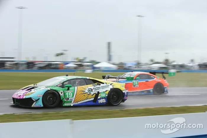 #19 GEAR Racing powered by GRT Grasser Lamborghini Huracan GT3, GTD: Christina Nielsen, Katherine Legge, Tati Calderon, Rahel Frey