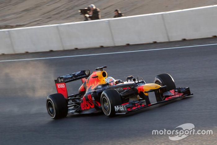 Max Verstappen, RB8 en la curva Arie Luyendyk