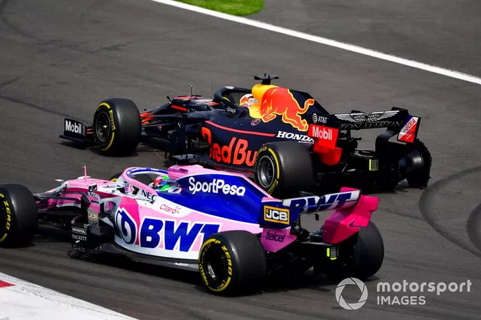 Sergio Pérez, Racing Point RP19, Max Verstappen, Red Bull Racing RB15, en la primera vuelta