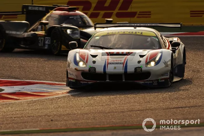 #70 MR Racing Ferrari 488 GTE: Motoaki Ishikawa, Olivier Beretta, Kei Cozzolino 