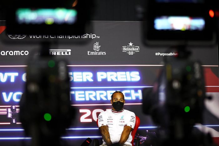 Lewis Hamilton, Mercedes durante la conferencia de prensa