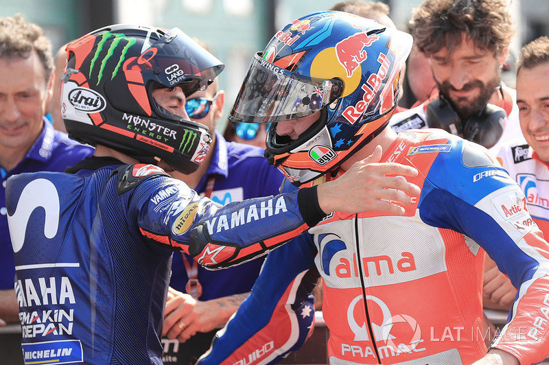 Третє місце Маверік Віньялес, Yamaha Factory Racing, друге місце Джек Міллер, Pramac Racing