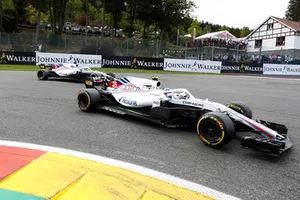 Lance Stroll, Williams FW41, et Sergey Sirotkin, Williams FW41