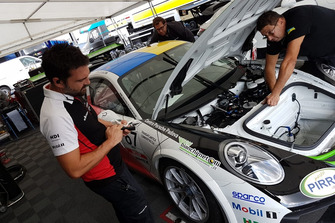 La Porsche 911 GT3 Cup di Alex De Giacomi, Tsunami RT