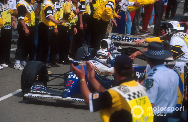 Переможець гонки Найджел Менселл, Williams FW16B Renault