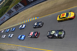 Joey Logano, Team Penske Ford, Kurt Busch, Stewart-Haas Racing Ford