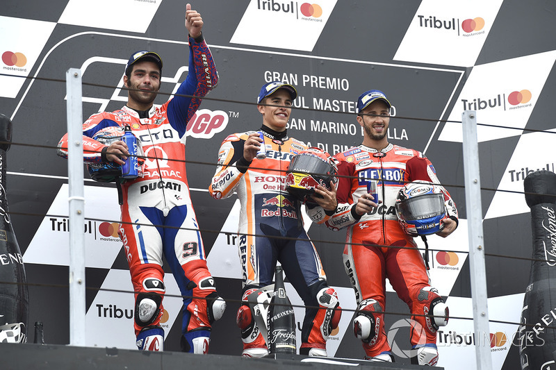 Podio: il vincitore della gara Marc Marquez, Repsol Honda Team, il secondo classificato Danilo Petru