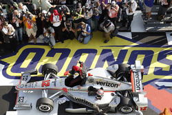 Race winner Will Power, Team Penske Chevrolet