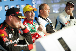 Conférence de presse, Rob Huff, All-Inkl Motorsport, Citroën C-Elysée WTCC, Citroën C-Elysée WTCC, Norbert Michelisz, Honda Racing Team JAS, Honda Civic WTCC, Nicky Catsburg, Polestar Cyan Racing, Volvo S60 Polestar TC1