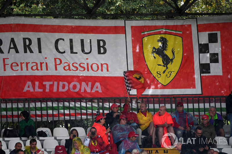 Уболівальники Ferrari