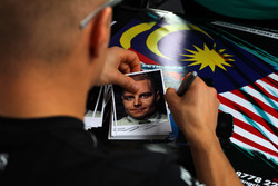 Les cartes d'autographes de Valtteri Bottas, Mercedes AMG F1