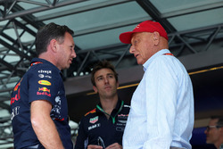 Руководитель Red Bull Racing Кристиан Хорнер, и неисполнительный директор Mercedes AMG F1 Ники Лауда