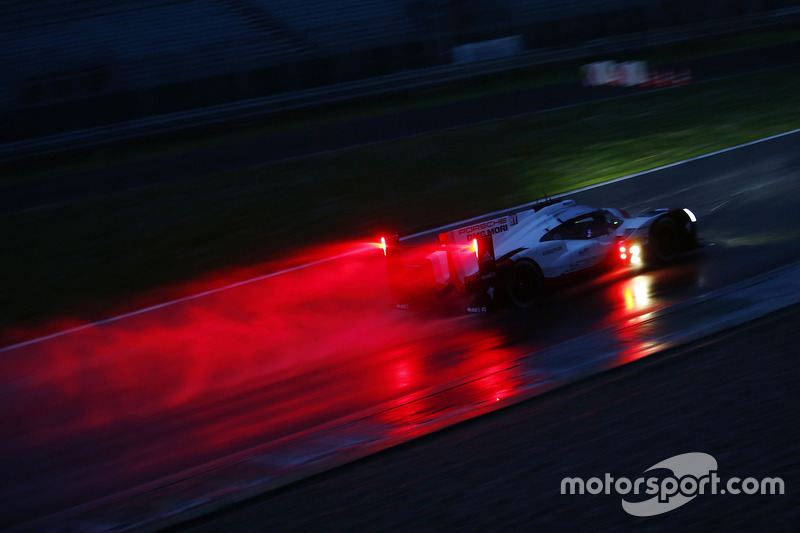 #2 Porsche Team Porsche 919 Hybrid: Timo Bernhard, Earl Bamber, Brendon Hartley