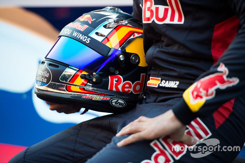 El casco de Carlos Sainz Jr., Scuderia Toro Rosso