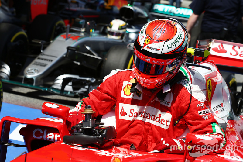 Kimi Raikkonen, Ferrari SF16-H in parc ferme