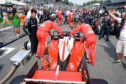 Sebastian Vettel, Ferrari SF16-H on the grid