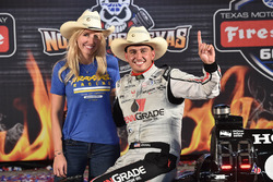 Race winner Graham Rahal, Rahal Letterman Lanigan Racing Honda with his wife, Courtney Force