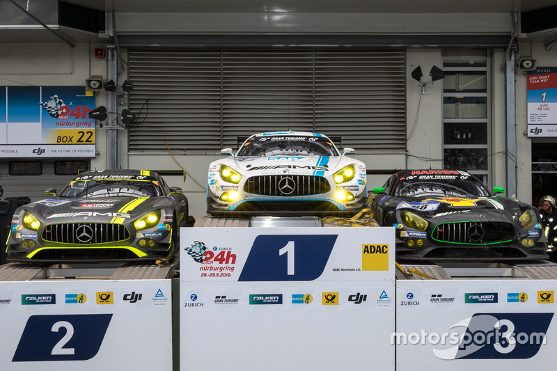 Podio de autos: 1er lugar #4 AMG-Team Black Falcon, Mercedes-AMG GT3: Bernd Schneider, Maro Engel, Adam Christodoulou, Manuel Metzger, 2do lugar #29 AMG-Team HTP Motorsport, Mercedes-AMG GT3: Christian Vietoris, Marco Seefried, Christian Hohenadel, Renger Van der Zande, 3er lugar #88 Haribo Racing Team-AMG, Mercedes-AMG GT3: Uwe Alzen, Lance David Arnold; Maximilian Götz, Jan Seyffarth