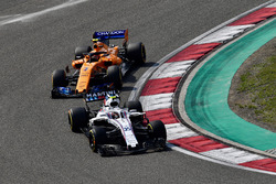 Sergey Sirotkin, Williams FW41 en Stoffel Vandoorne, McLaren MCL33