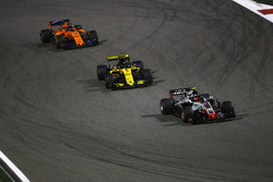 Kevin Magnussen, Haas F1 Team VF-18 Ferrari, Nico Hulkenberg, Renault Sport F1 Team R.S. 18, et Fernando Alonso, McLaren MCL33 Renault