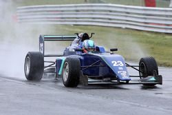 Billy Monger maakt zijn comeback door met Carlin een MVS Formule 3-bolide te testen