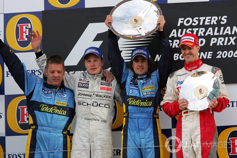 Podium: second place Kimi Raikkonen, McLaren, Race winner Fernando Alonso, Renault F1 Team, third pl