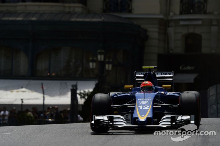 Felipe Nasr se envolveu em um polêmico acidente com o companheiro de equipe, Marcus Ericsson, e abandonou. Com isso, o piloto da Sauber segue em 22º e penúltimo na tabela, sem pontuar.