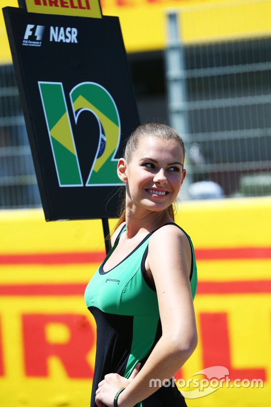Chica de la parrilla