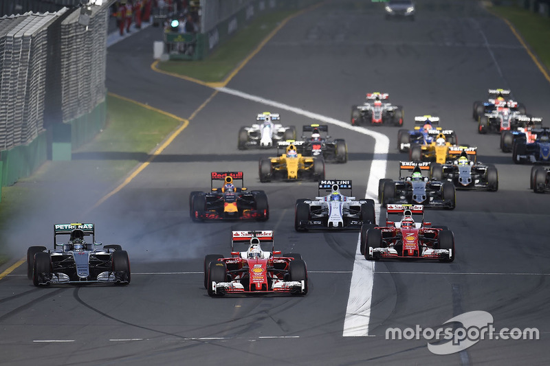 Sebastian Vettel, Ferrari SF16-H leads at the start of the race